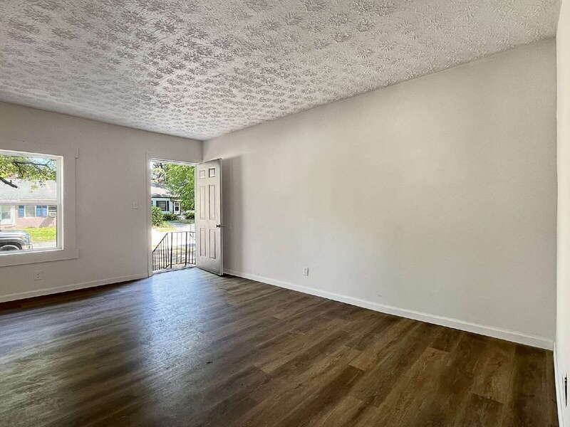 1121 East 53rd Street - Photo 5 of 16