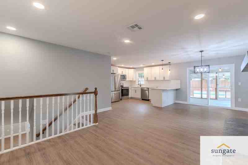 11319 Harding Rd - Photo 4 of 50