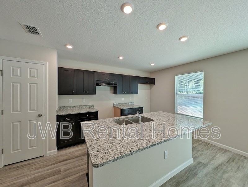 6426 Armco St - Photo 3 of 10