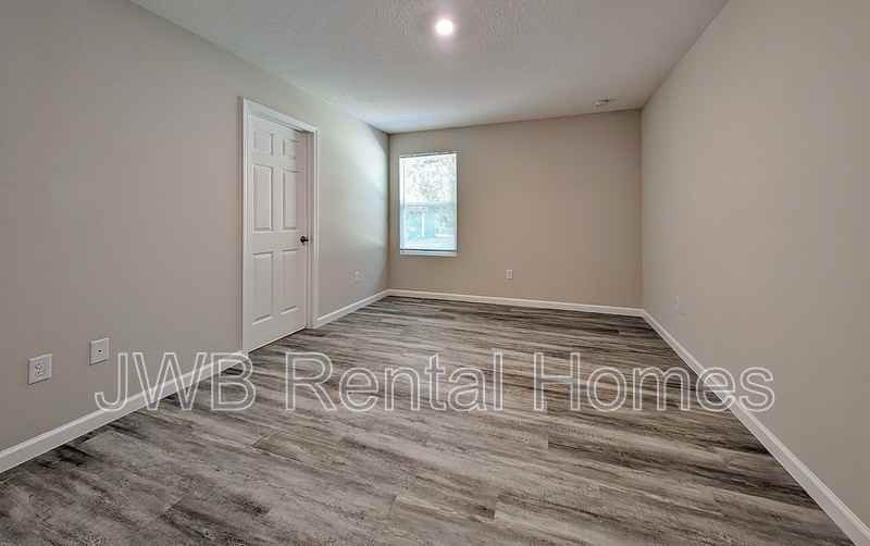 6426 Armco St - Photo 6 of 10