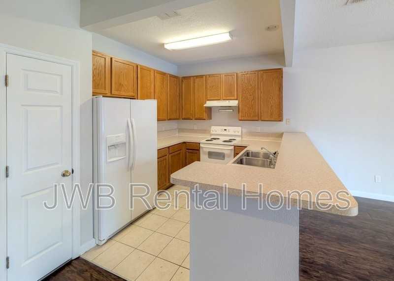 5792 Sandstone Way - Photo 4 of 23