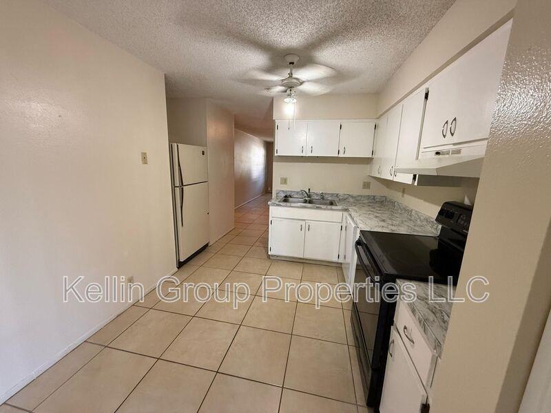 5651 Struthers Ct - Photo 6 of 22