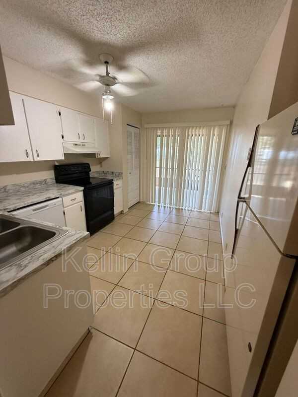 5651 Struthers Ct - Photo 7 of 22