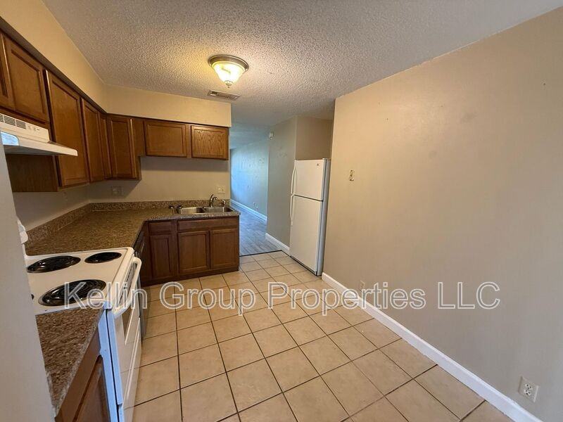 5649 Struthers Ct - Photo 5 of 18