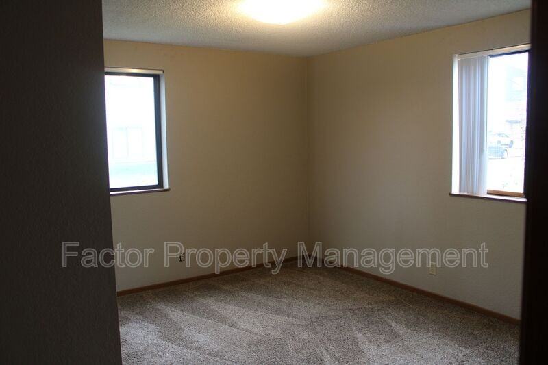 1530 Warren St #101 - Photo 6 of 10