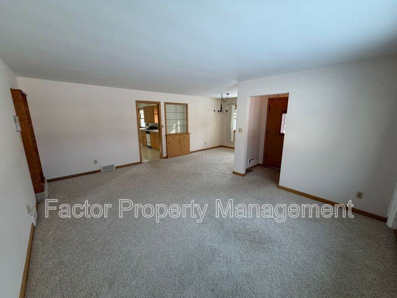 245 Wheeler Ave - Photo 4 of 23