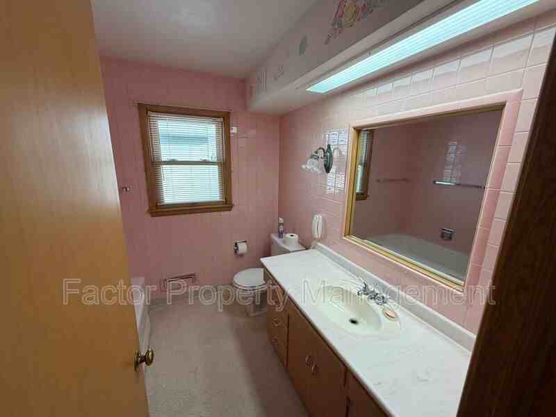 245 Wheeler Ave - Photo 6 of 23