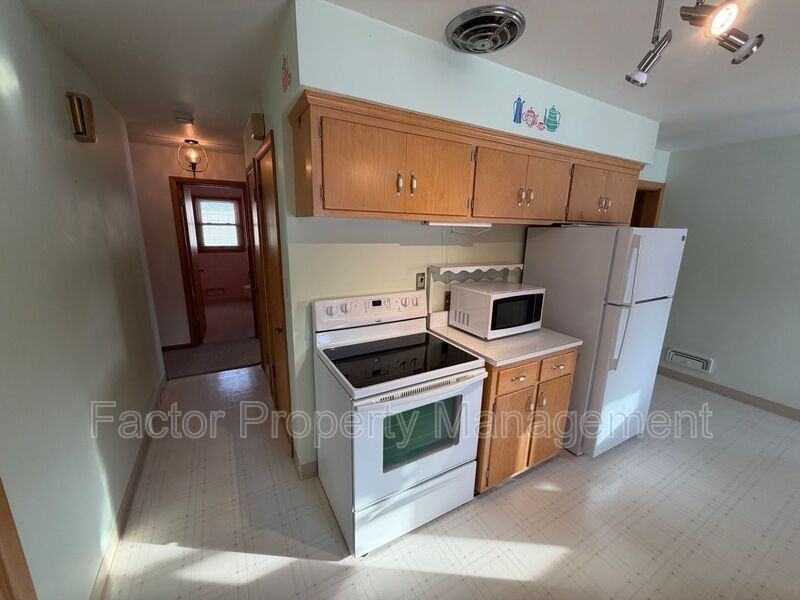 245 Wheeler Ave - Photo 7 of 23