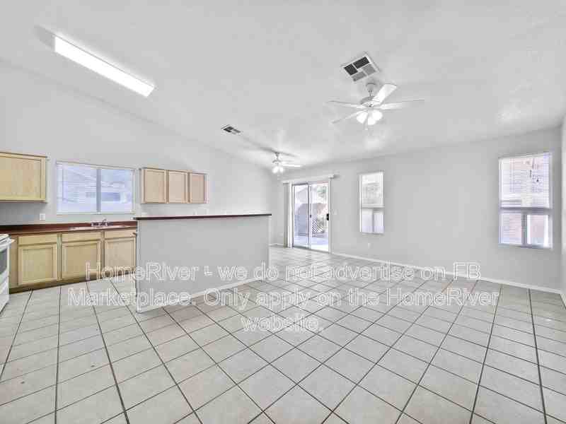 14447 W Carlin Dr - Photo 7 of 22