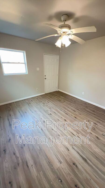 925 North 20th Street #B - Photo 4 of 15