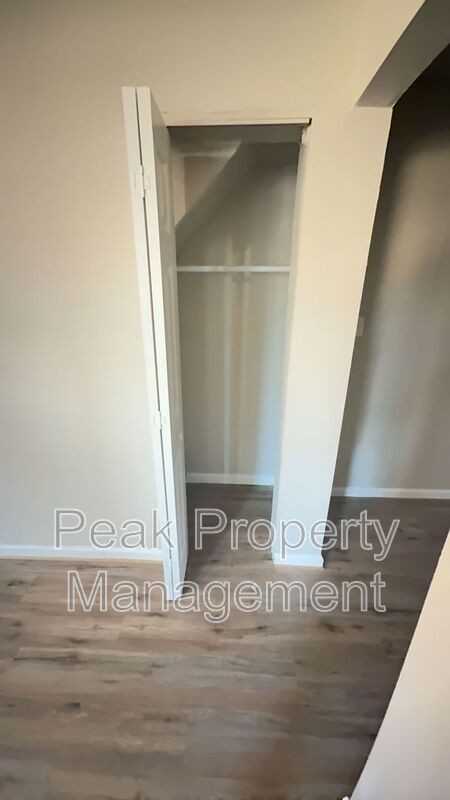 925 North 20th Street #B - Photo 5 of 15