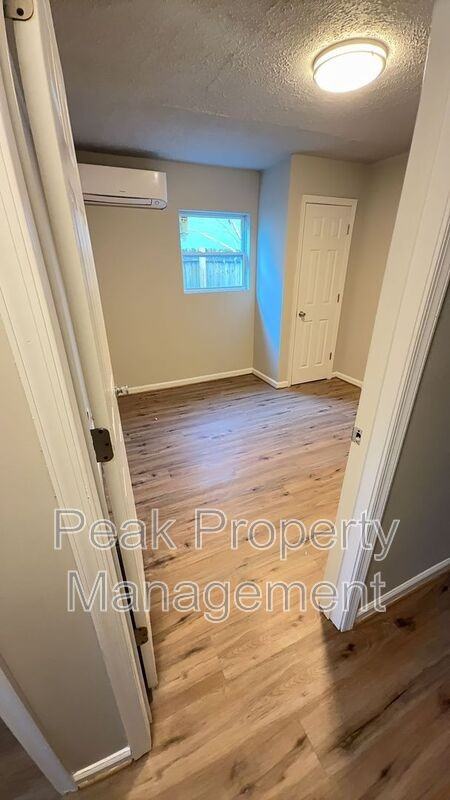 925 North 20th Street #B - Photo 7 of 15