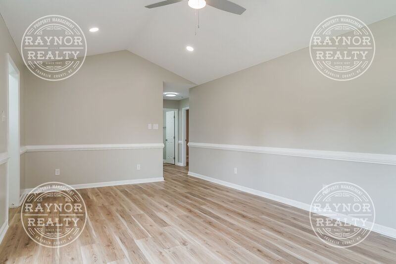 118 Murphy Dr - Photo 3 of 16