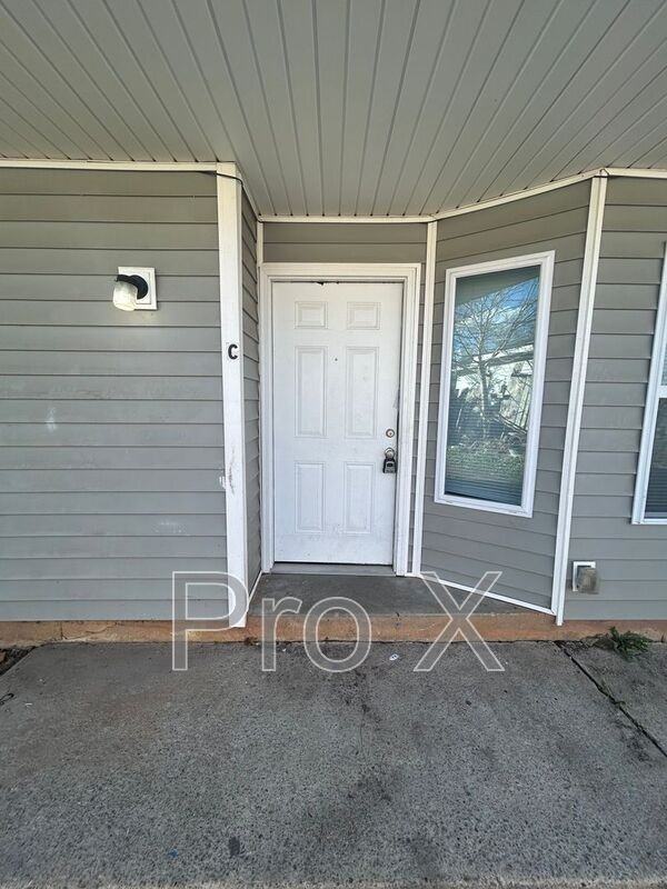 405 Park St #C - Photo 2 of 15