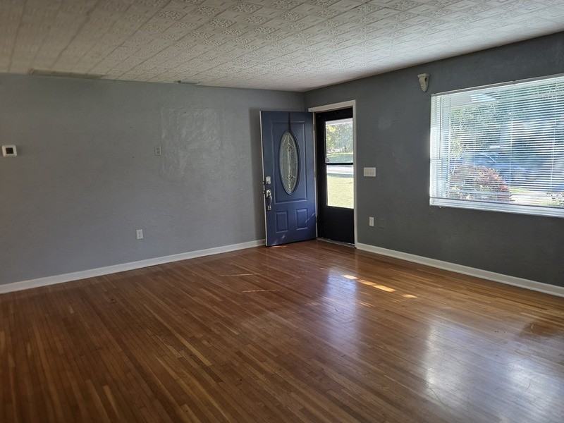 220 Buena Vista St - Photo 5 of 14