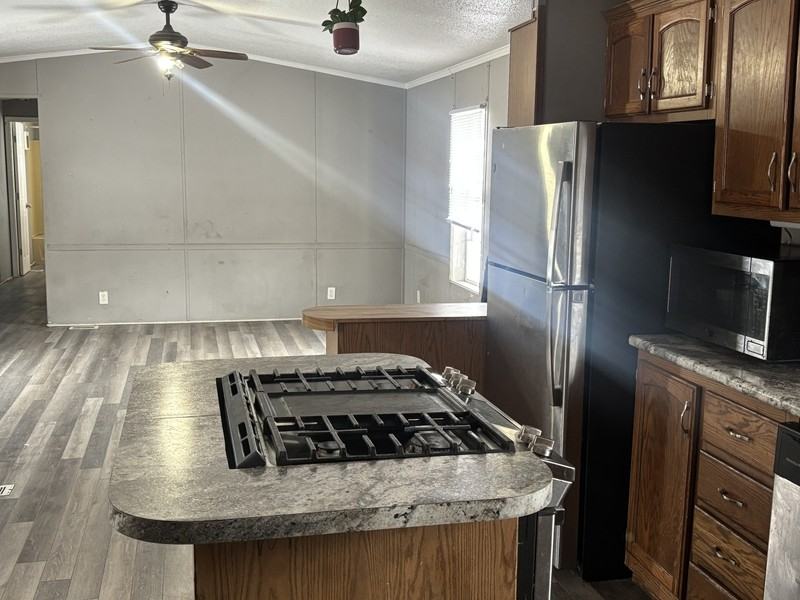 1735 Blackhawk Dr - Photo 4 of 7