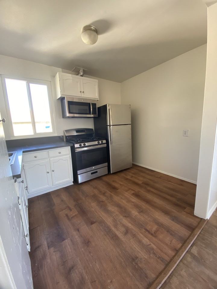 1517 West 28th Street #7 - Photo 2 of 16