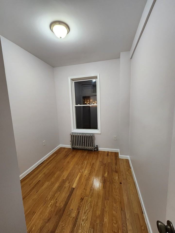 152 New York Ave - Photo 6 of 8