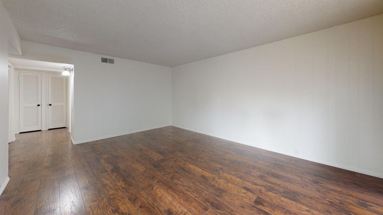 CA-0418 {905 Lakeside Drive} 50% - Photo 3 of 17