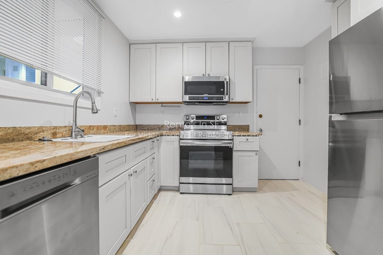 2209 Gough Street #3 - Photo 3 of 20