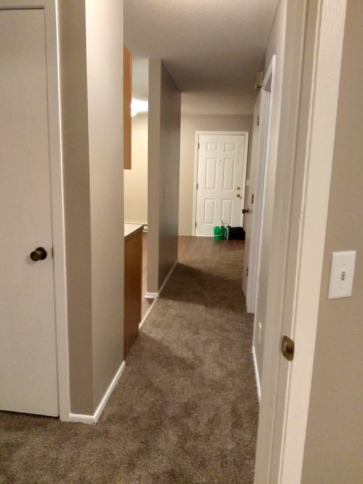 Eaglewood Court Apartments - Photo 5 of 15