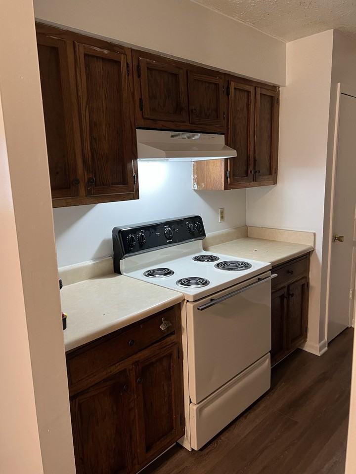 Hillview Apartments - Photo 2 of 20