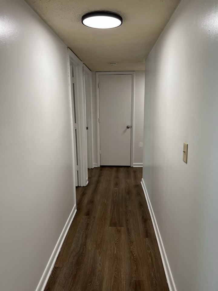 Hillview Apartments - Photo 5 of 20