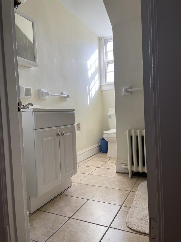 219 Montague Street - Photo 4 of 10