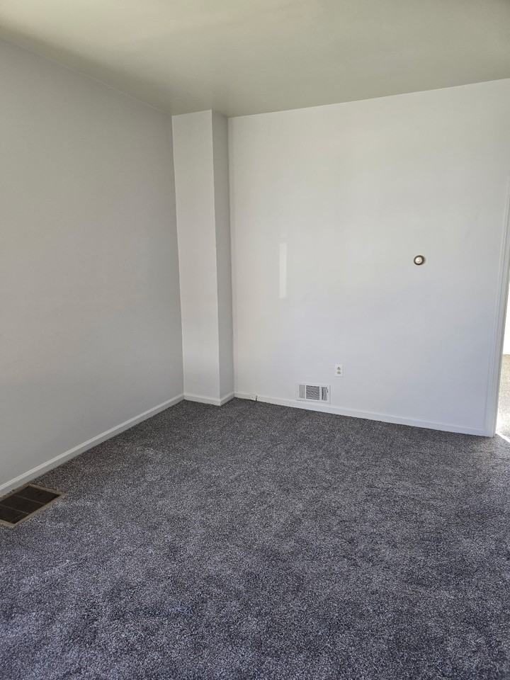 Hayzl Realty, LLC - Photo 2 of 11