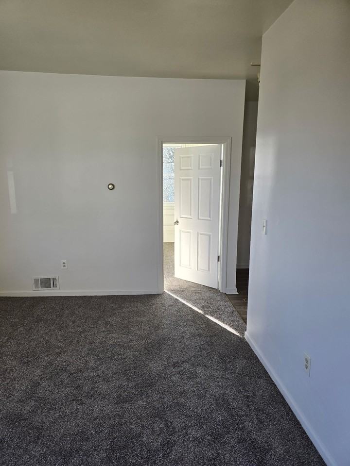 Hayzl Realty, LLC - Photo 3 of 11