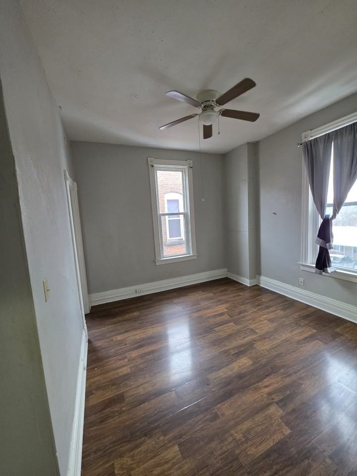 2525 Peach Street - Photo 6 of 7