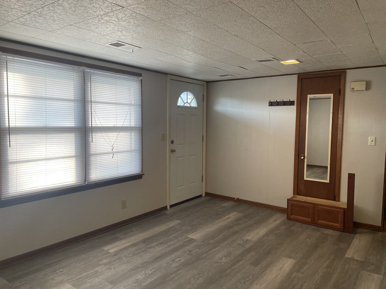 604 East Street - Photo 2 of 10