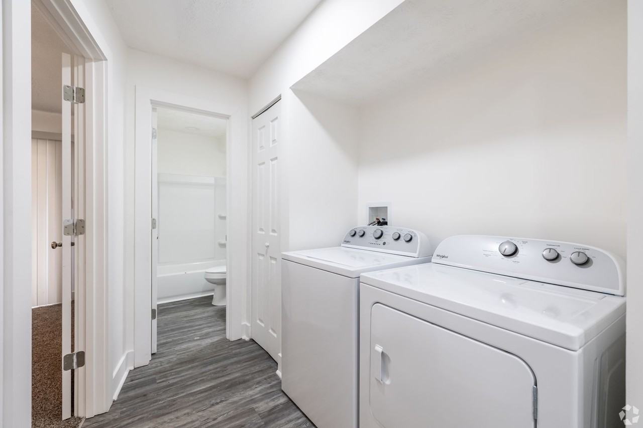 Landing at Malabu - Photo 6 of 26