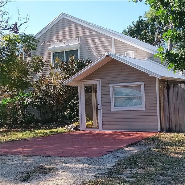 2045 54th Ave - Photo 3 of 20