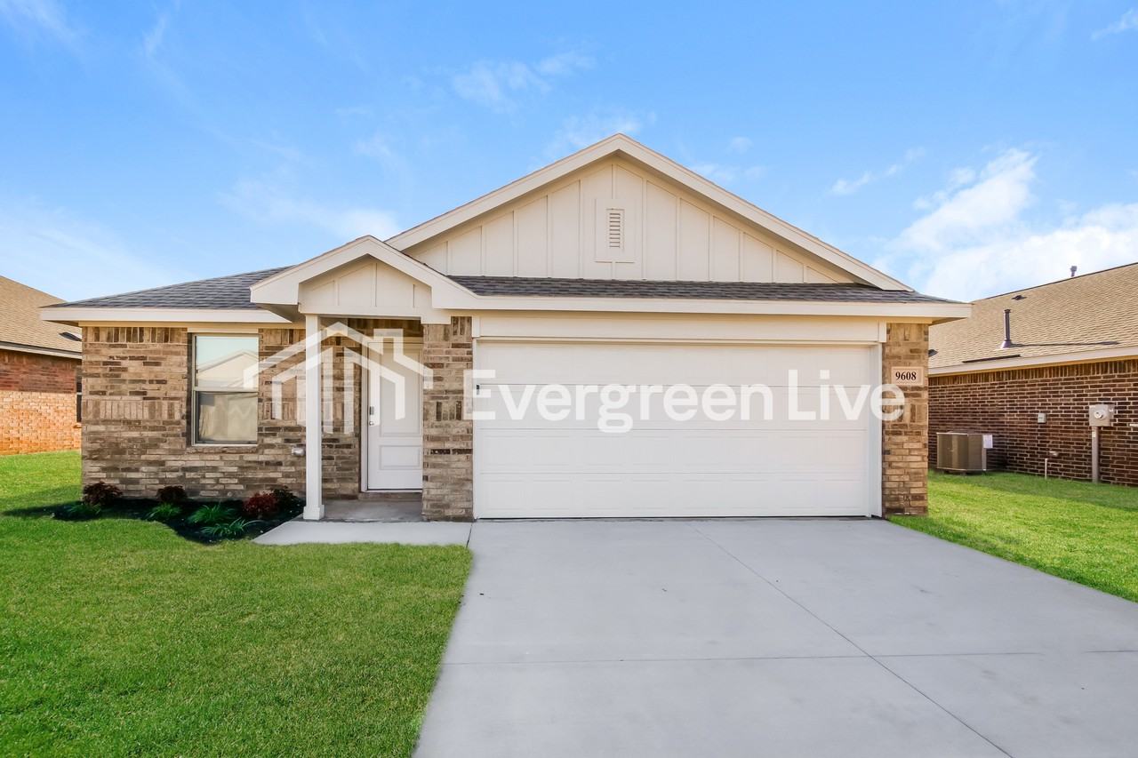 9608 Nw 125th Ter - Photo 2 of 17