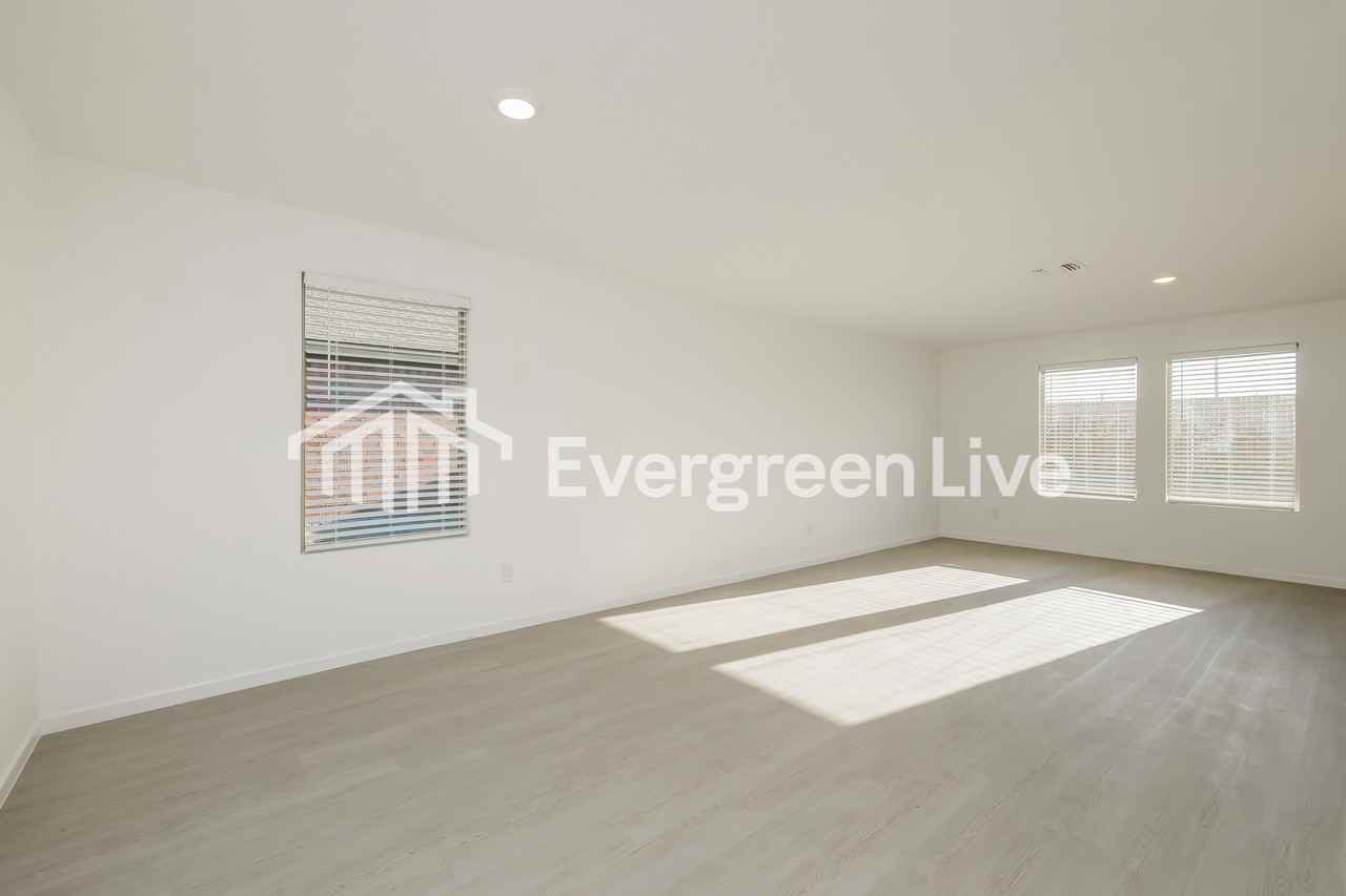 9608 Nw 125th Ter - Photo 3 of 17