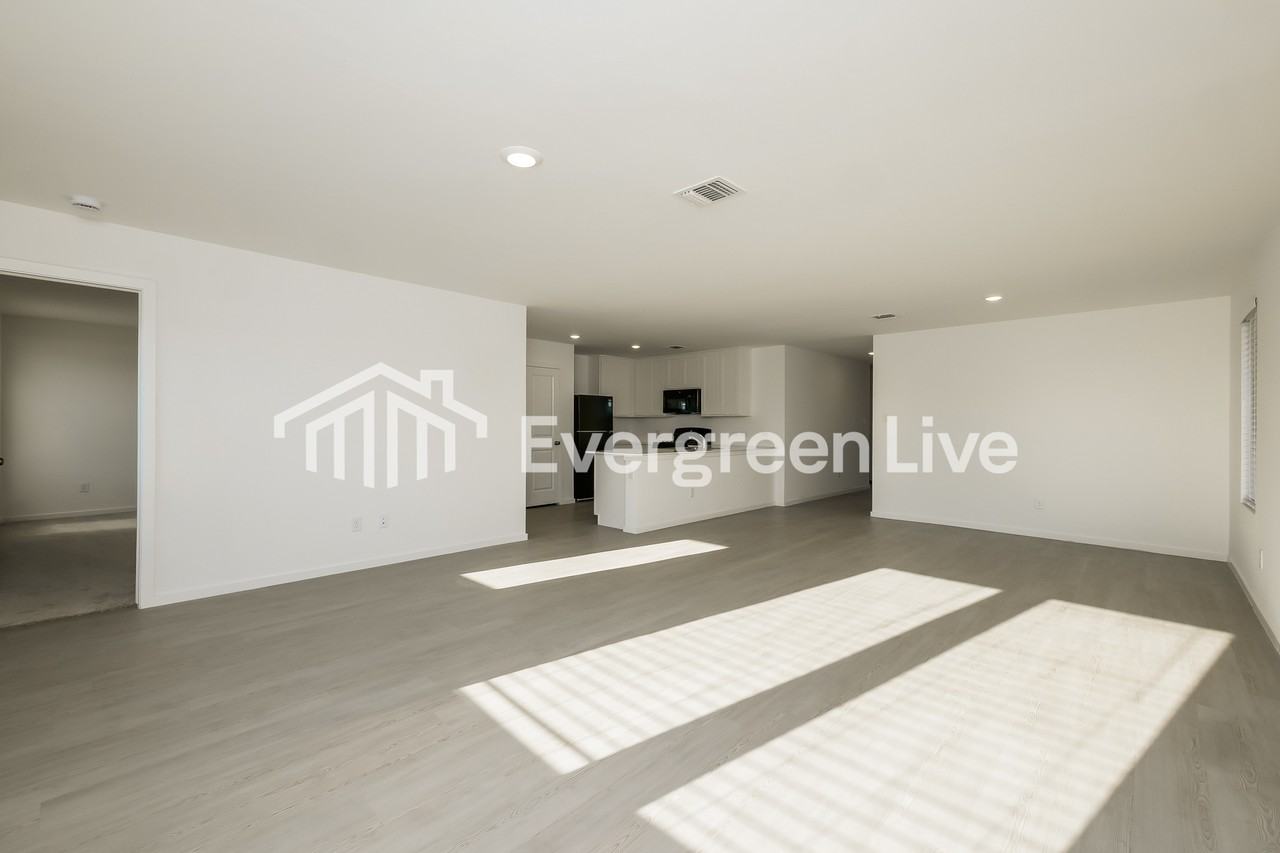 9608 Nw 125th Ter - Photo 4 of 17