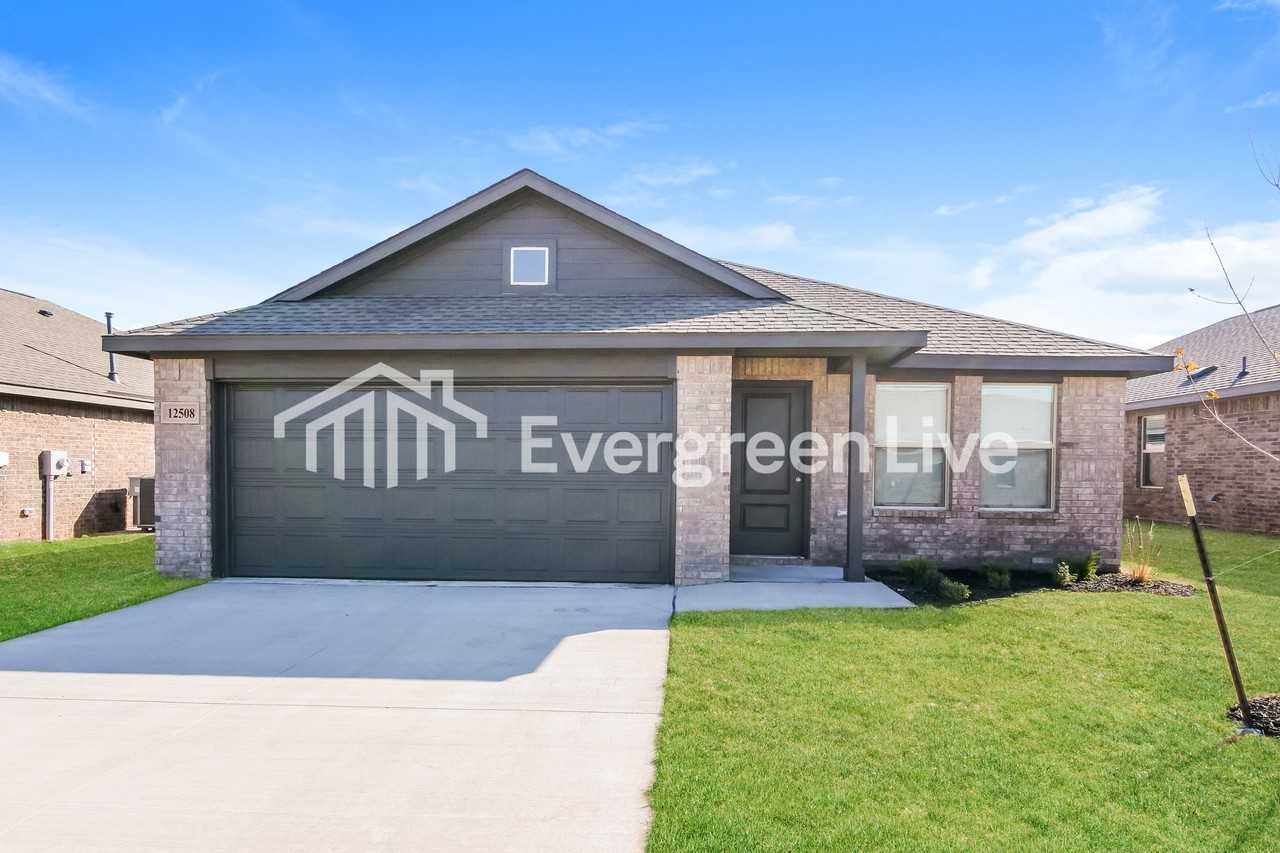 12508 Huntington Ridge Way - Photo 2 of 17