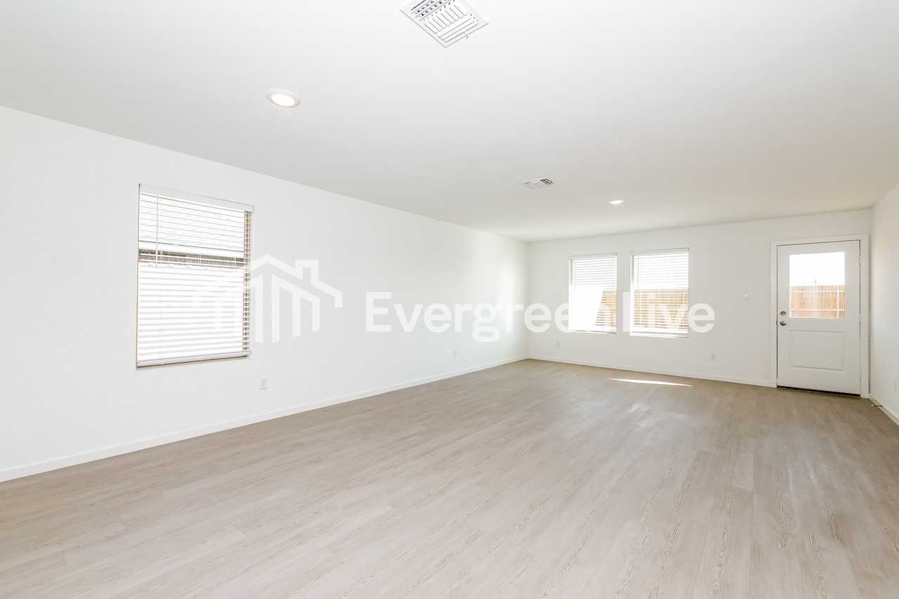 12508 Huntington Ridge Way - Photo 3 of 17