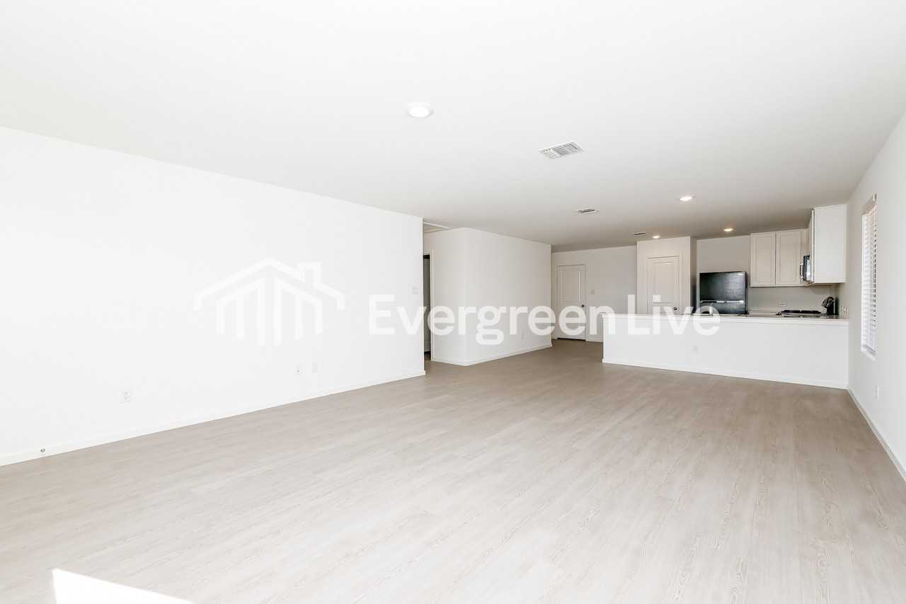 12508 Huntington Ridge Way - Photo 4 of 17