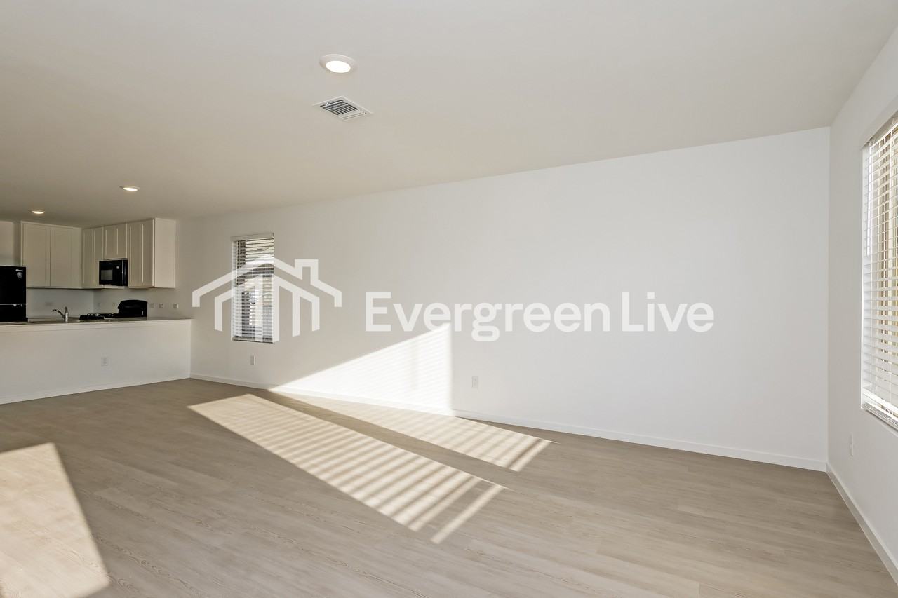 9612 Nw 125th Ter - Photo 4 of 17