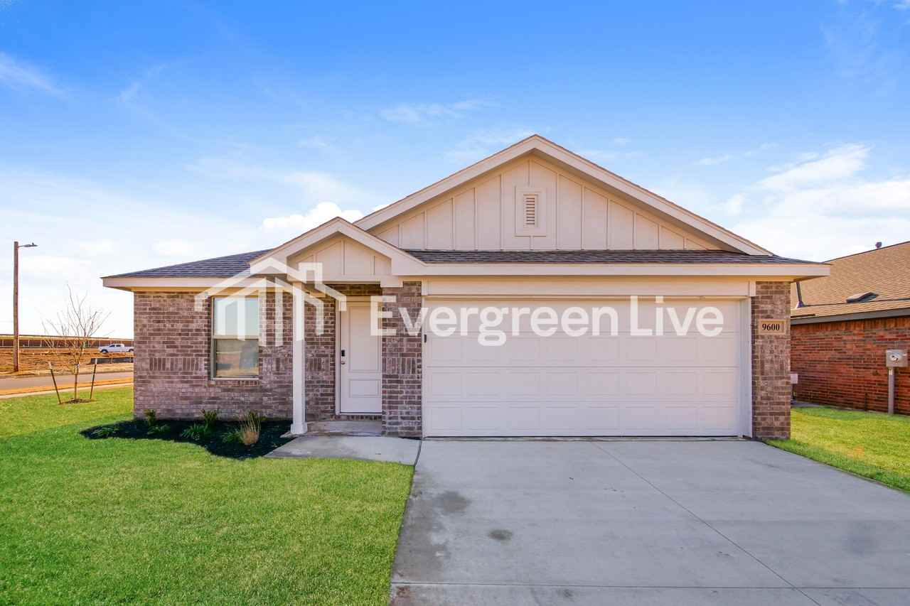 9600 Nw 125th Ter - Photo 2 of 17