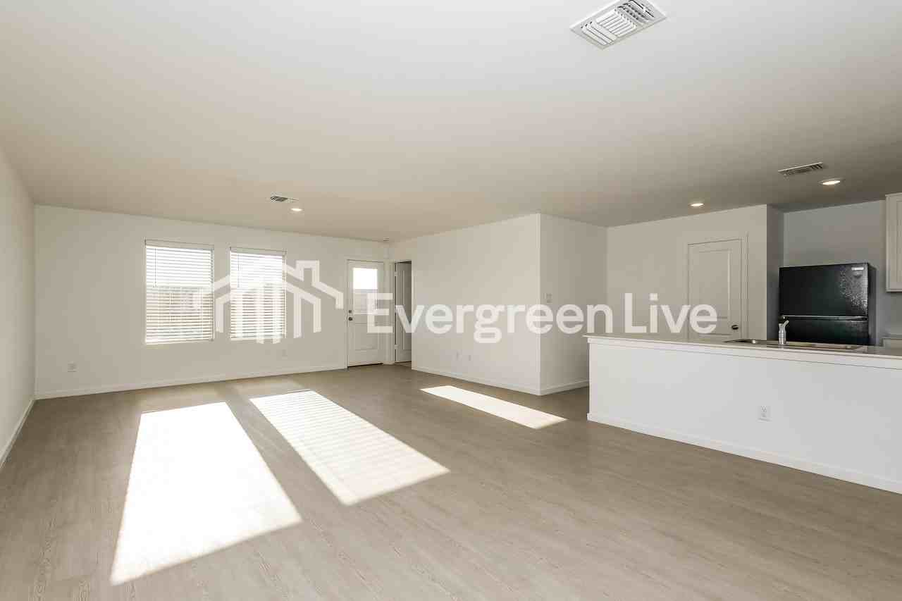 9600 Nw 125th Ter - Photo 4 of 17