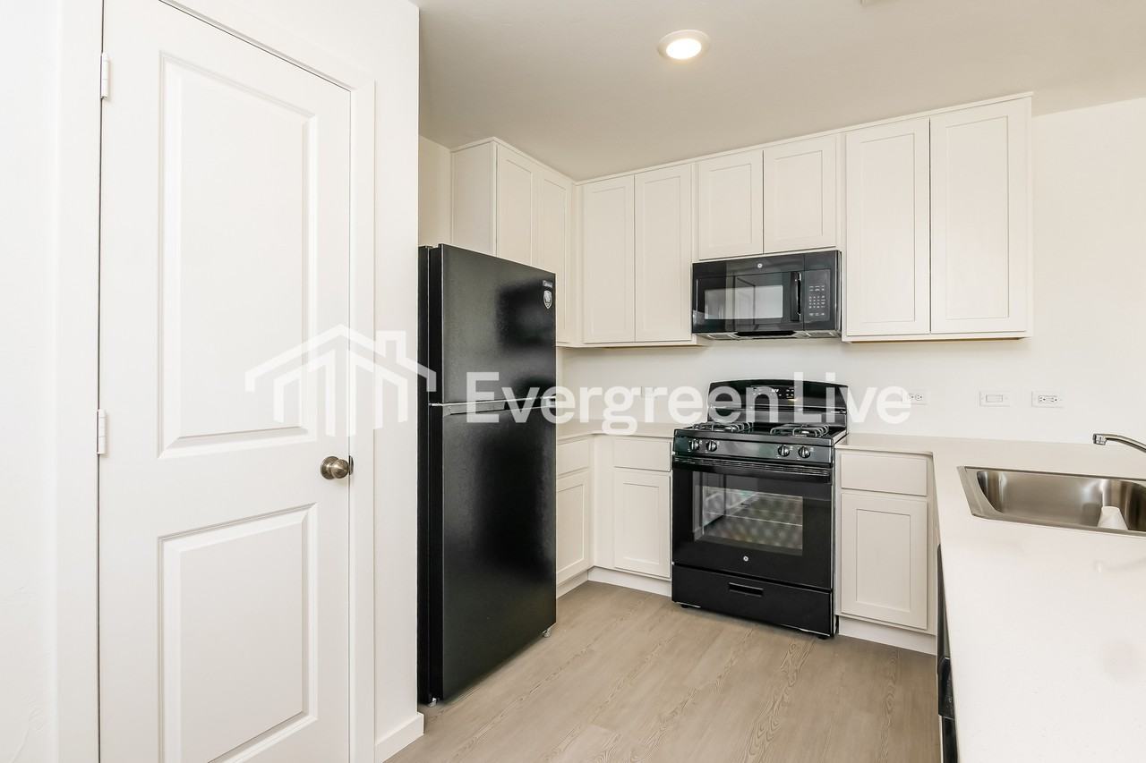 9600 Nw 125th Ter - Photo 7 of 17