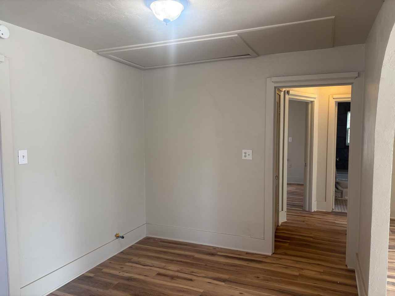 1141 Nw 43rd St - Photo 4 of 23