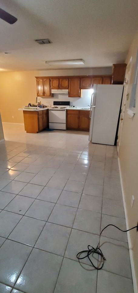 1800 Oasis Drive #102 - Photo 4 of 10