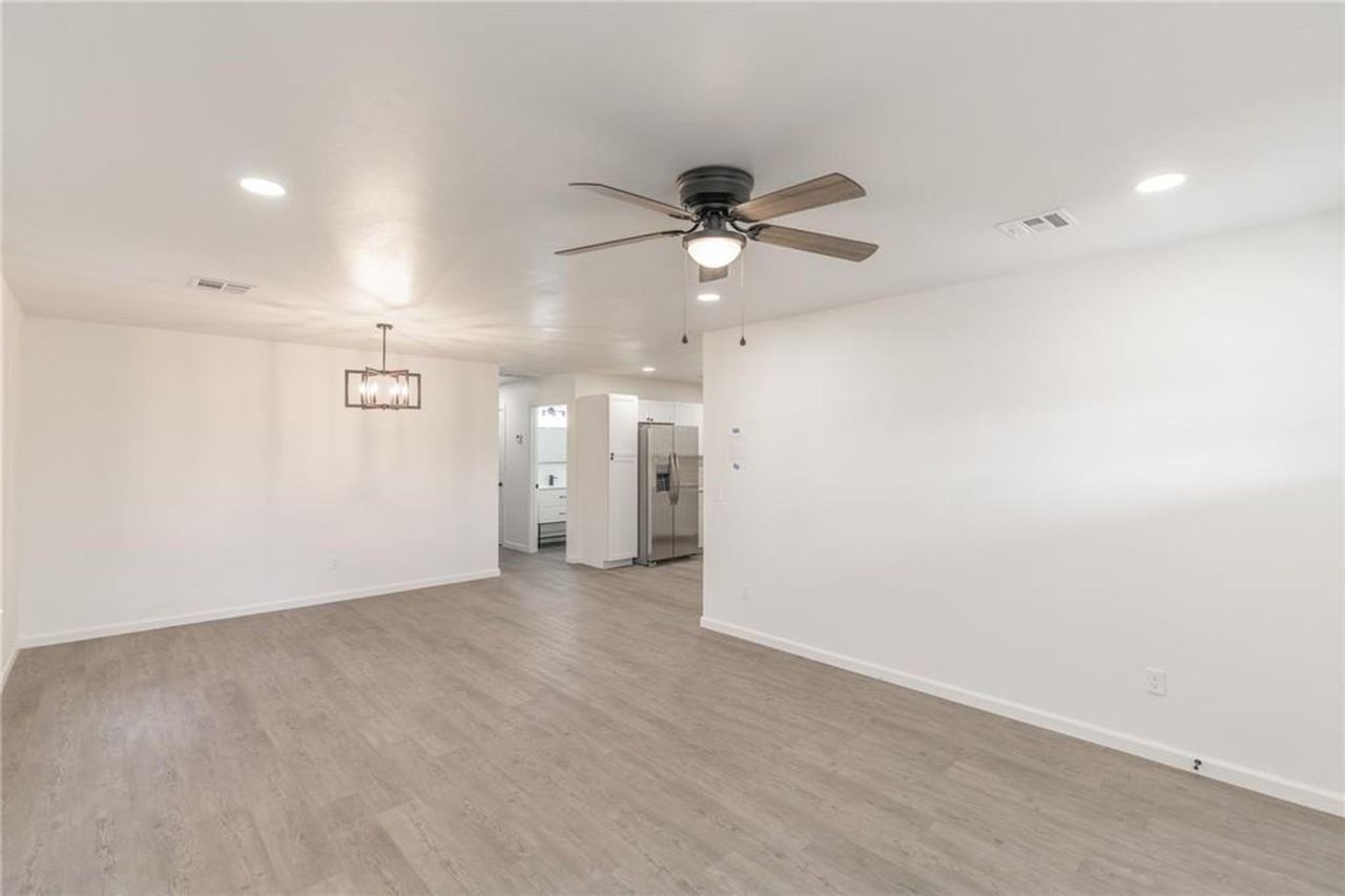 566 566 Parkhill Circle - Photo 4 of 15