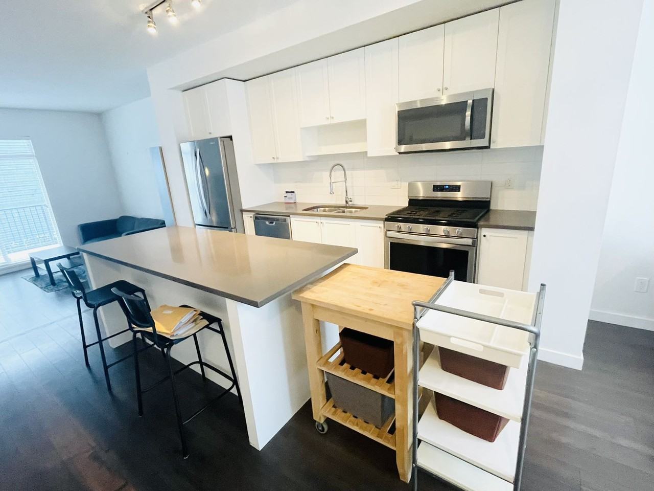 15268 28 Avenue - Photo 6 of 14