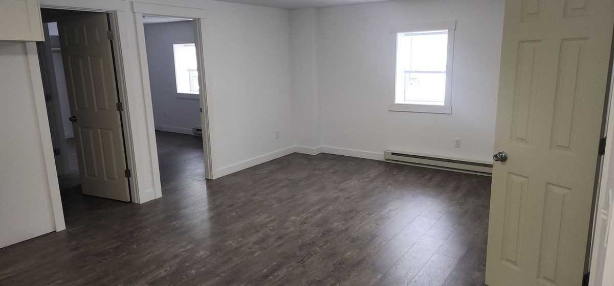 311 Division St - Photo 5 of 9