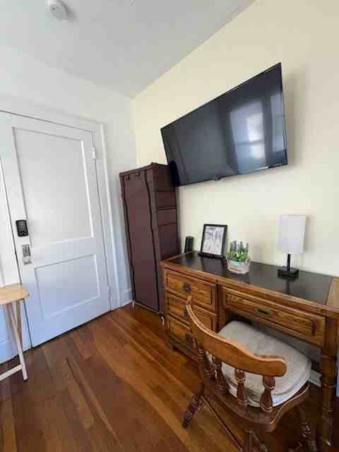 68 Adelaide Ave - Photo 4 of 5